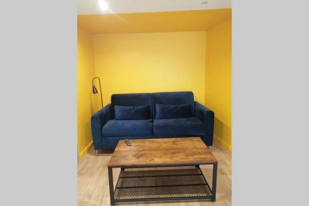 Charmant Appartement Avec Terrasse Pont-de-lʼIsère France